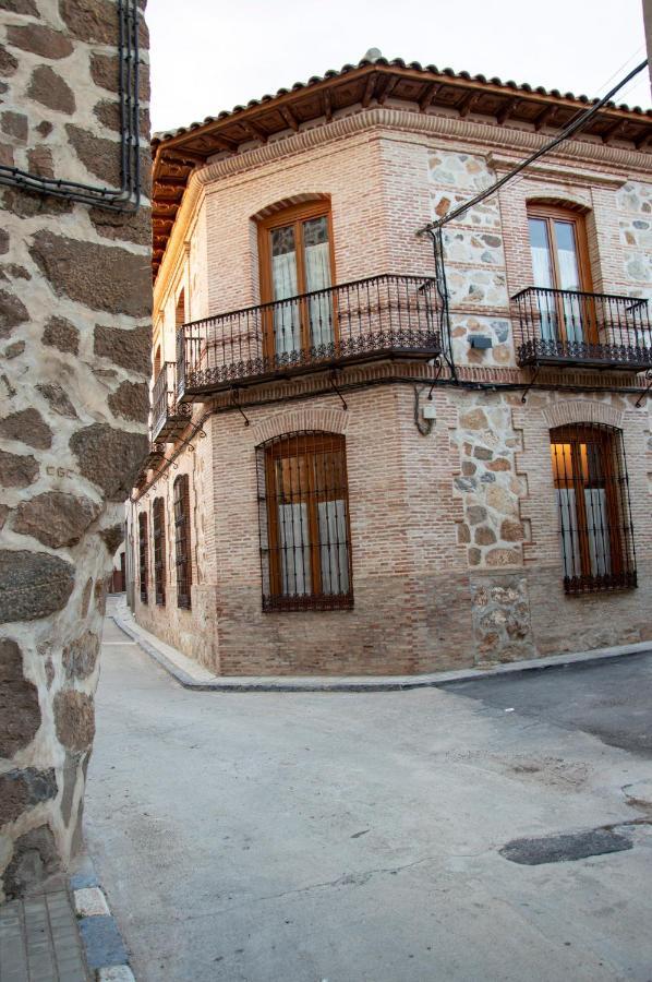 La Casa Del Medico Hosteria Rural Urda ภายนอก รูปภาพ
