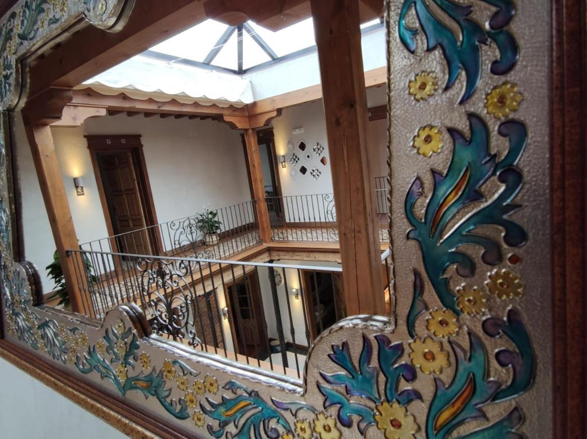 La Casa Del Medico Hosteria Rural Urda ภายนอก รูปภาพ