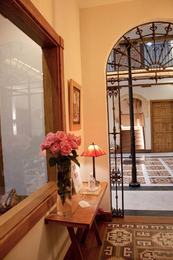 La Casa Del Medico Hosteria Rural Urda ภายนอก รูปภาพ