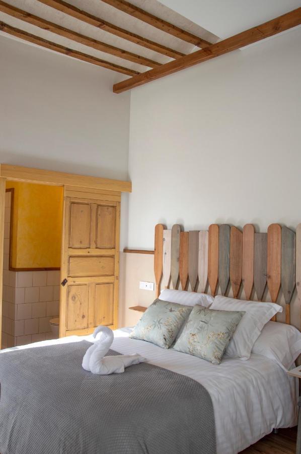 La Casa Del Medico Hosteria Rural Urda ภายนอก รูปภาพ